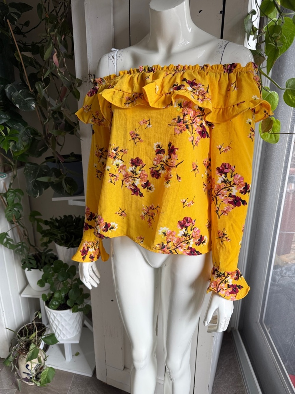 🍄Divided Off-Shoulder Yellow Floral Ruffle Top long bell ruffle sleeves NWT Sz 8